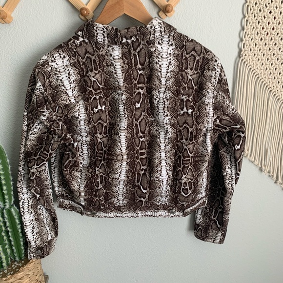 TOPSHOP Snakeskin Print Denim Jacket - Picture 5 of 6